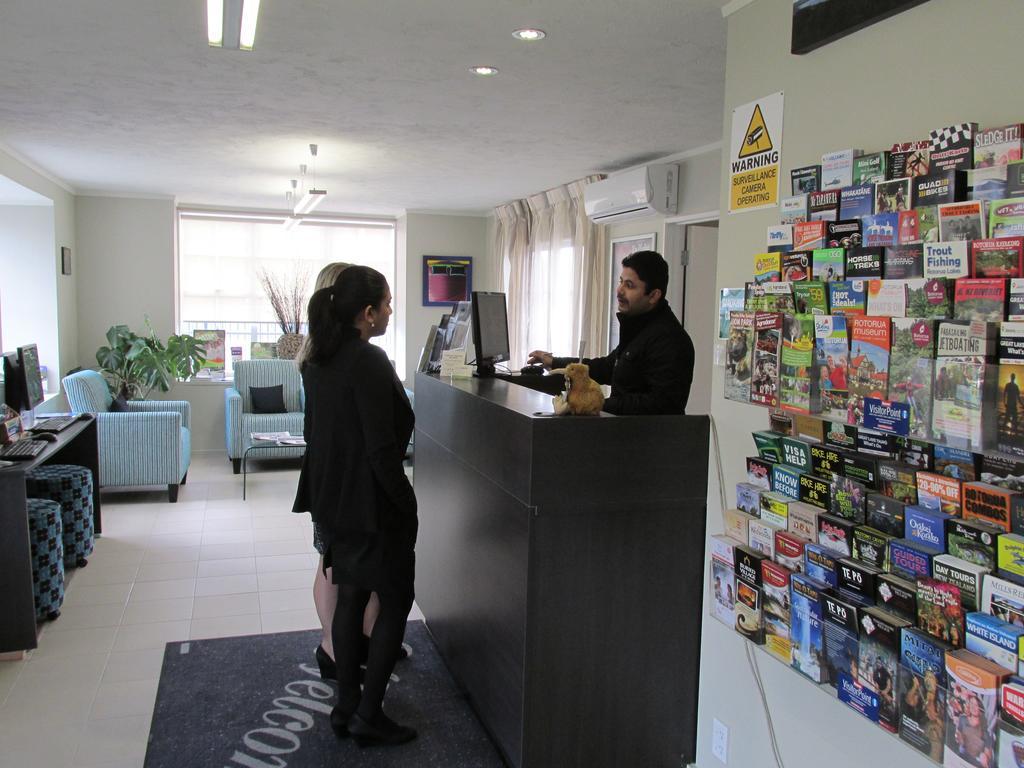 Lake Rotorua Hotel Extérieur photo
